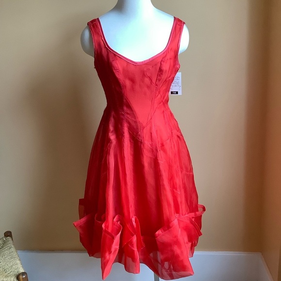 LOVEMATTERS Designer Red West Side Story Dress - Picture 16 of 16